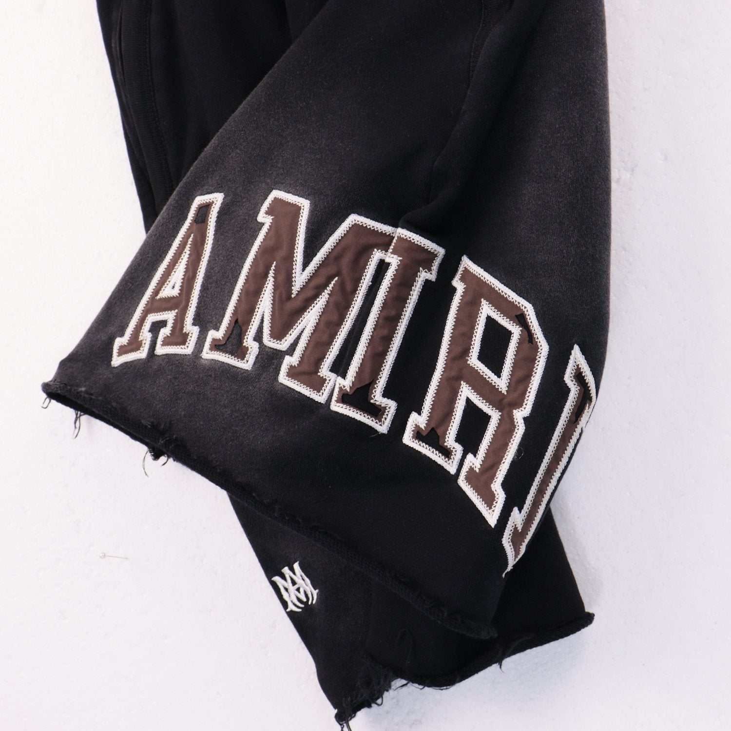 AMIRI Vintage Collegiate Graphic Shorts — detail